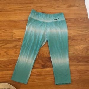 Cropped Nike leggings
